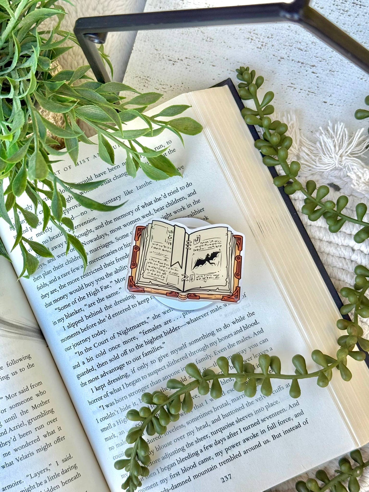 Fantasy Kindle Grip - Fantasy Phone Grip _ Romantasy Grip