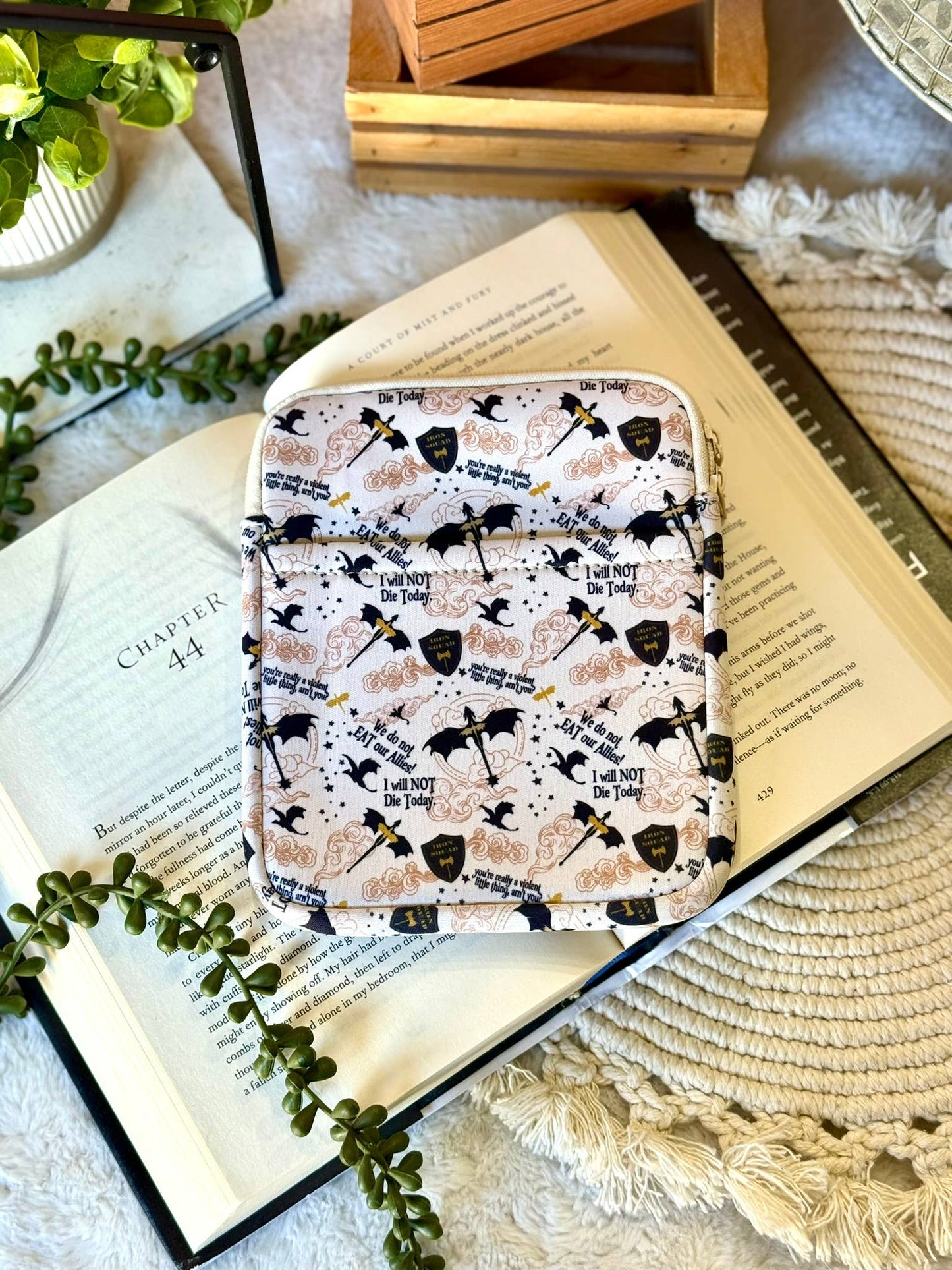 Fourth Wing Reading Dragon Kindle Sleeve | Kindle Sleeve | Kindle