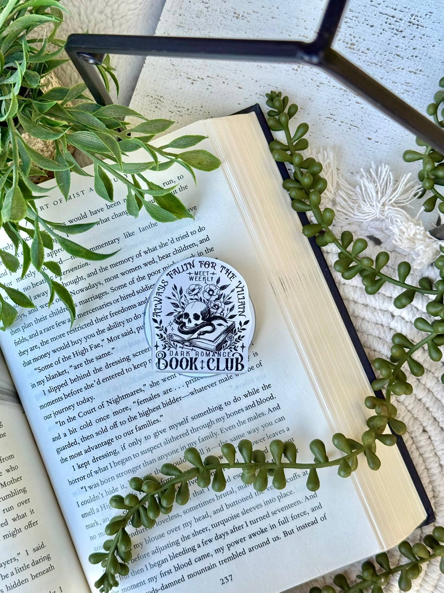 Bookish Reading Kindle Grip - Bookish Kindle Phone Grip