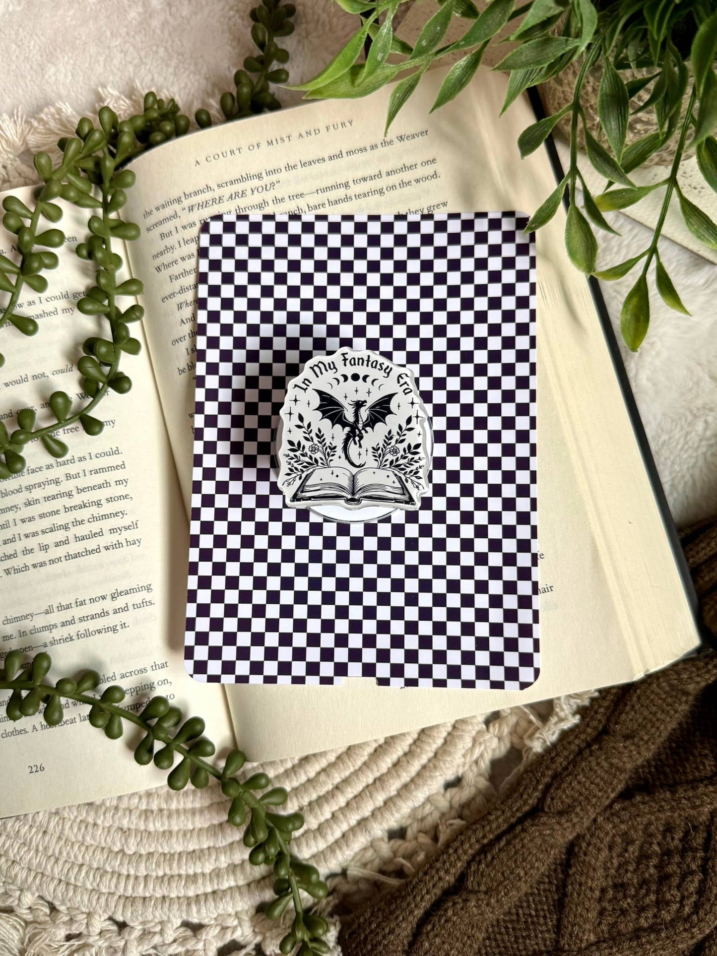 Fantasy Kindle Grip - Fantasy Phone Grip _ Romantasy Grip