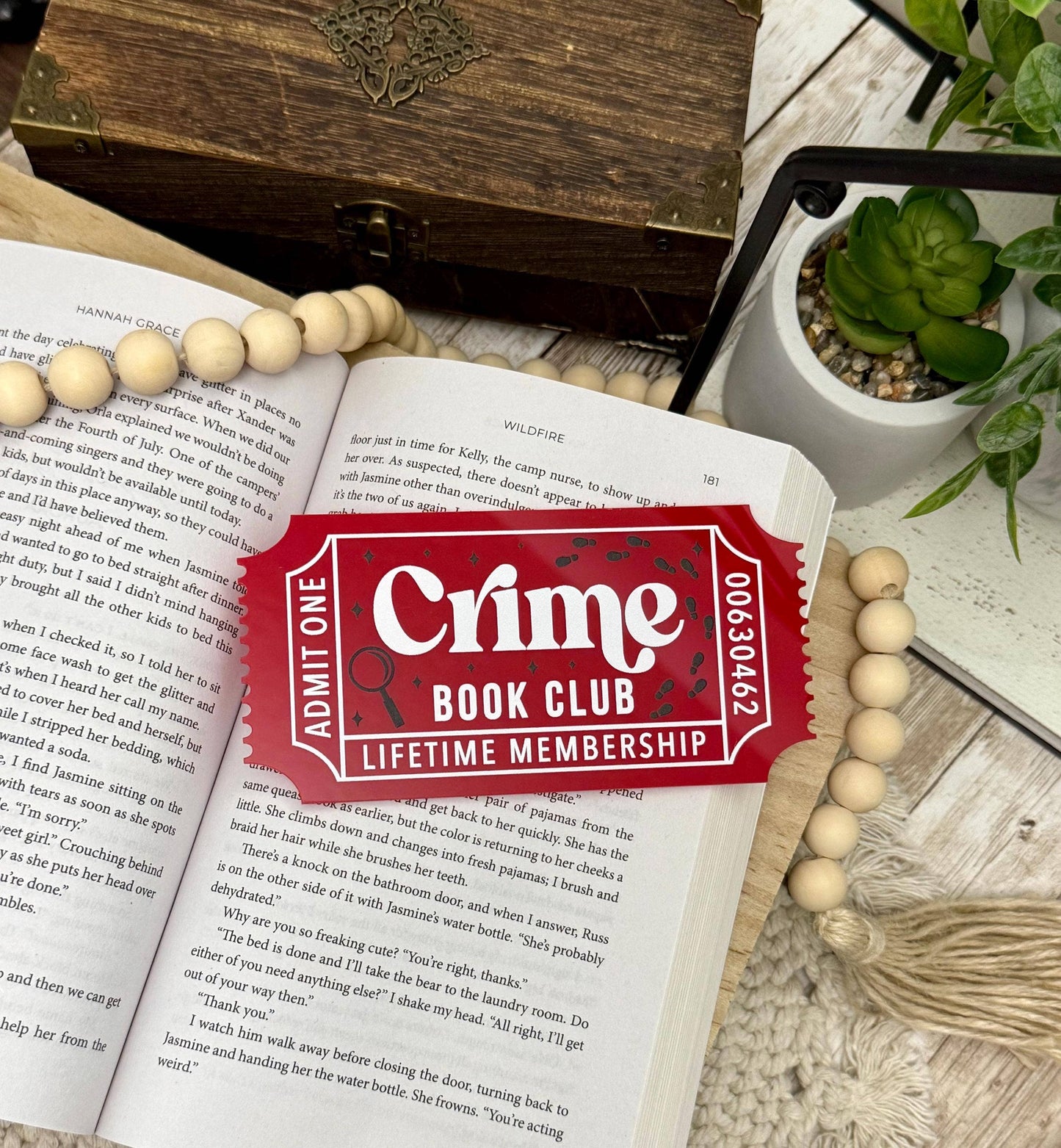 Thriller & Crime Bookshelf Decor with Reading Tickets