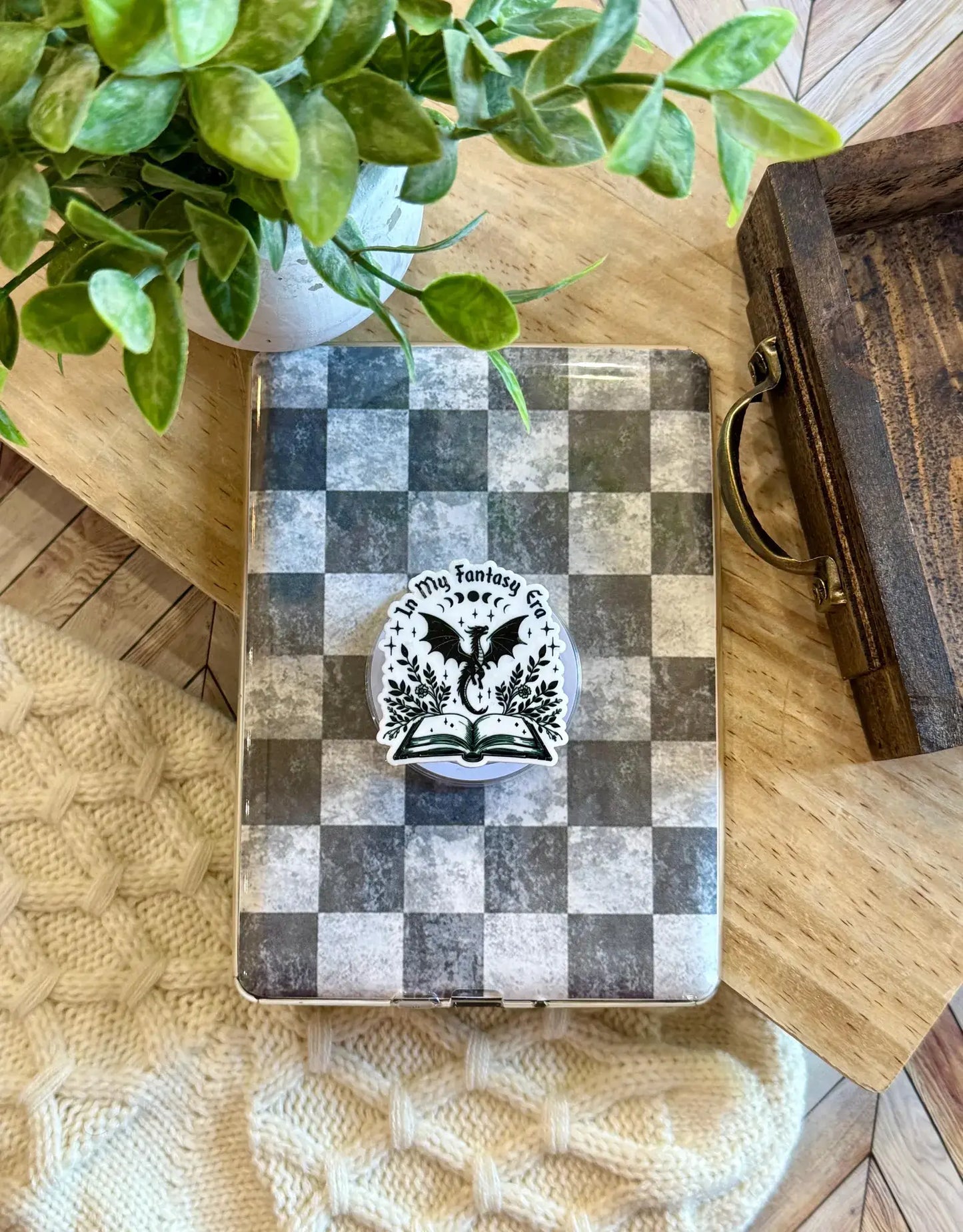 Fantasy Kindle Grip - Fantasy Phone Grip _ Romantasy Grip